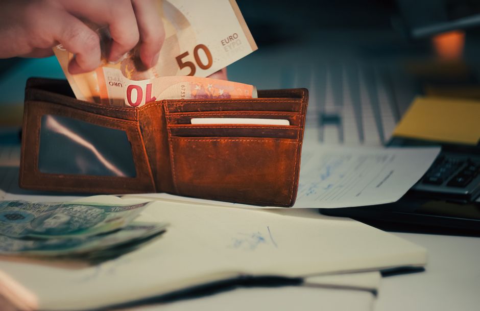 Co dzieje się z pieniędzmi po wypłacie świadczenia? Co dzieje się z pieniędzmi po wypłacie świadczenia?