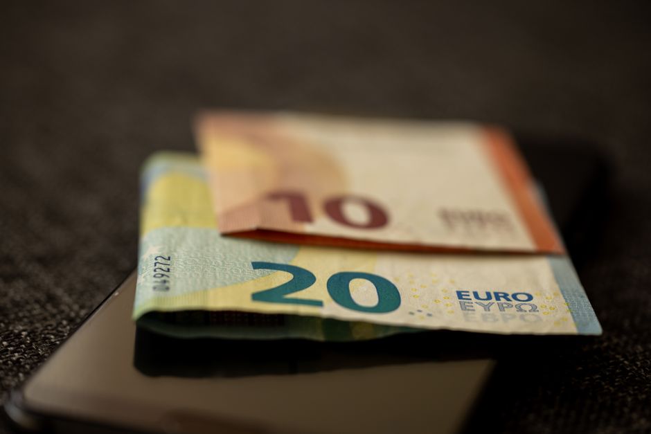 Gotówka, karta, BLIK – kto zarabia na każdej metodzie płatności? Gotówka, karta, BLIK – kto zarabia na każdej metodzie płatności?