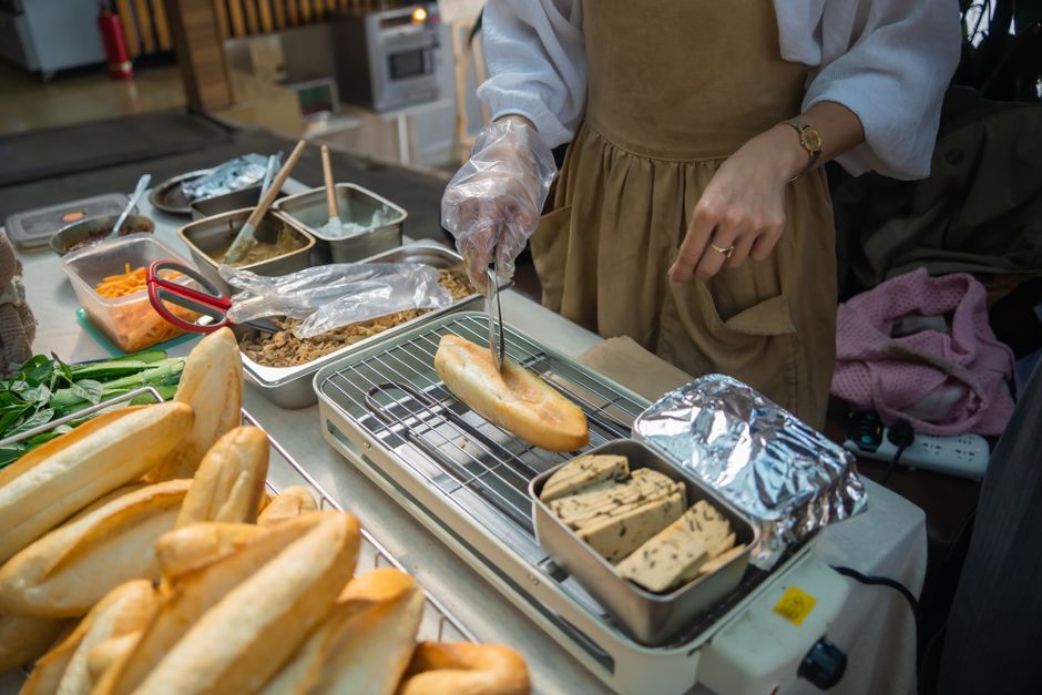 Jedna kanapka na stacji, kilka różnych marż. Gdzie znika różnica? Jedna kanapka na stacji, kilka różnych marż. Gdzie znika różnica?