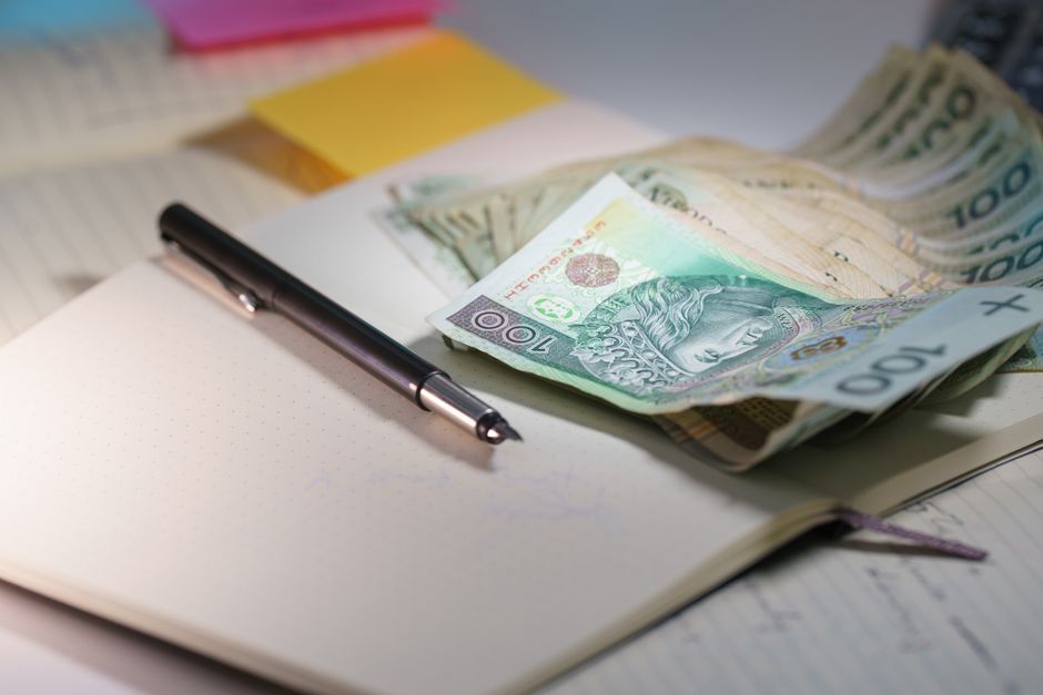 Pensja na papierze i pensja w rzeczywistości. Gdzie znika różnica? Pensja na papierze i pensja w rzeczywistości. Gdzie znika różnica?