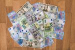 Co dalej ze stopami EBC? Rynek wycenia grudniowy ruch, a kurs euro gra na nerwach inwestorów