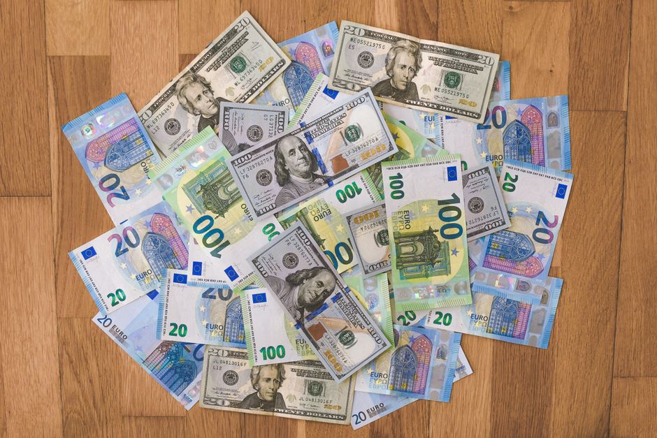 Co dalej ze stopami EBC? Rynek wycenia grudniowy ruch, a kurs euro gra na nerwach inwestorów Co dalej ze stopami EBC? Rynek wycenia grudniowy ruch, a kurs euro gra na nerwach inwestorów