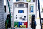 Kierowców czeka spora niespodzianka na stacjach. Benzyna w dół, a diesel pod prąd
