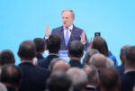Polityczna szachownica przed 2027 rokiem: Strategie opozycji i wyzwania rządu Tuska