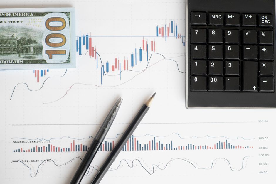 Rynkowe wahnięcia na rynkach surowców i walut. Złoty próbuje łapać oddech Rynkowe wahnięcia na rynkach surowców i walut. Złoty próbuje łapać oddech