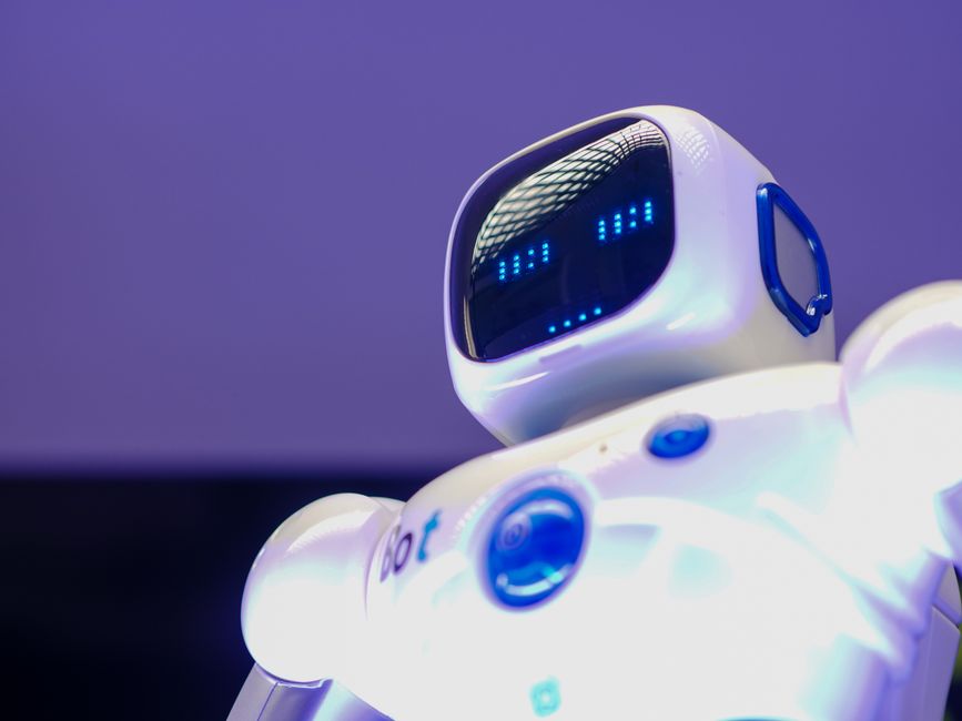 Sztuczna inteligencja w służbie regulowanych branż: eGain zwiększa autonomię agentów AI Sztuczna inteligencja w służbie regulowanych branż: eGain zwiększa autonomię agentów AI